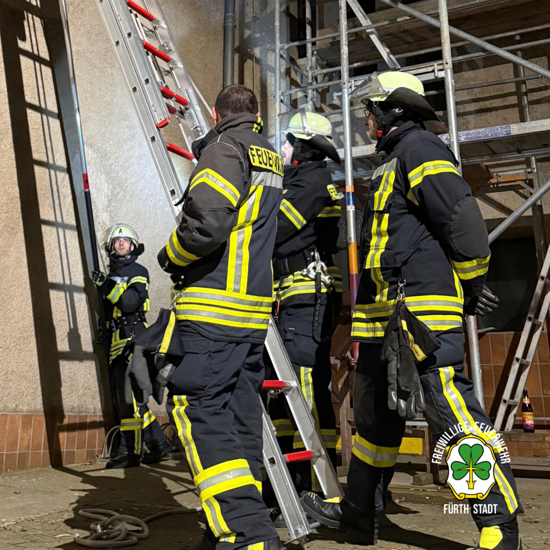 2025 11 20 Uebung Leitern Tragen 03