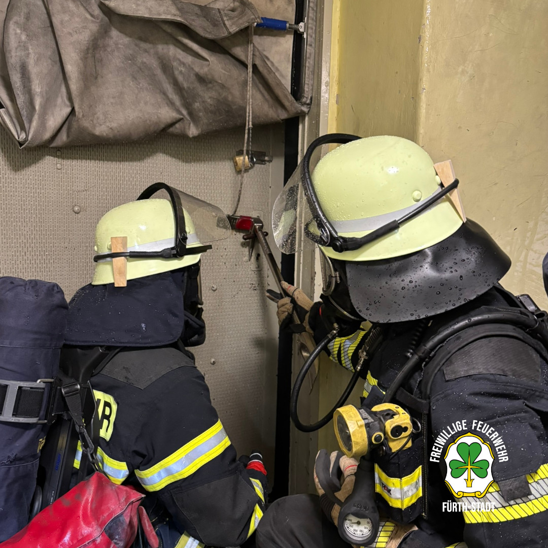 2025 12 10 Uebung Zimmerbrand 01
